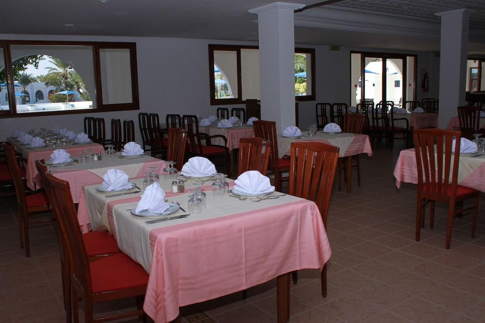 Le Grand Hotels Des Thermes Mezraia Εξωτερικό φωτογραφία