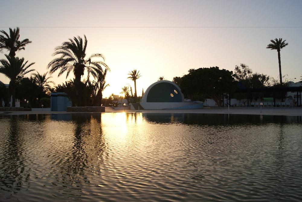 Le Grand Hotels Des Thermes Mezraia Εξωτερικό φωτογραφία